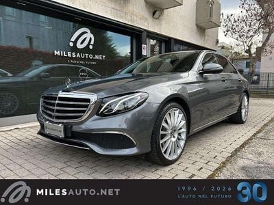 Usata Mercedes E350 Premium 258 CV (189 kW) 2016 Grigio scuro Berlina
