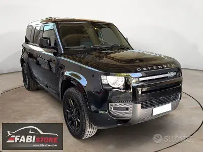 Usata Land Rover Defender SE 200 CV (147 kW) 2023 Nero SUV