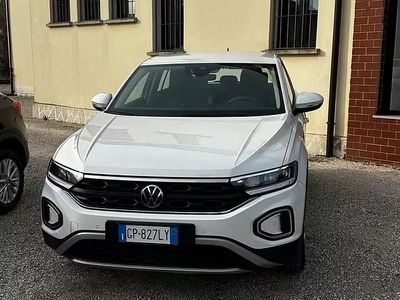 Usata VW T-Roc Life 110 CV (80 kW) 2023 Bianco SUV