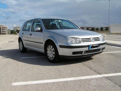 Usata VW Golf IV 102 CV (75 kW) 2002 Berlina