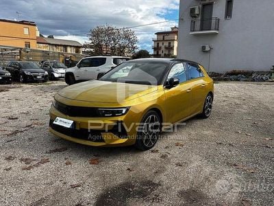 Usata Opel Astra Ultimate 131 CV (96 kW) 2022 Giallo Berlina