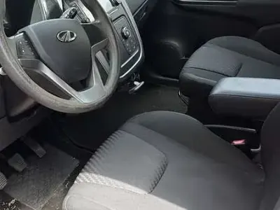 Usata Mahindra KUV100
