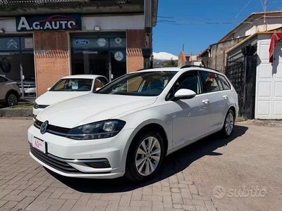 Begagnad VW Golf VII Business 116 HK (85 kW) 2017 Vit Kombi