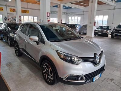Usata Renault Captur 90 CV (66 kW) 2014 Grigio SUV