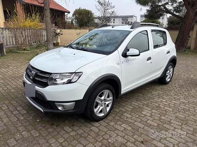 Usata Dacia Sandero Stepway 90 CV (66 kW) 2016 Bianco Berlina