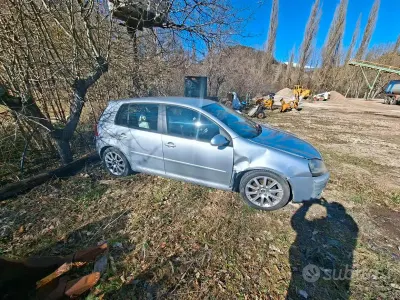 Usado VW Golf IV 140 CV (102 kW) 2006 Gris Berlina
