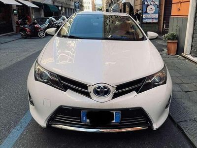Toyota Auris Hybrid