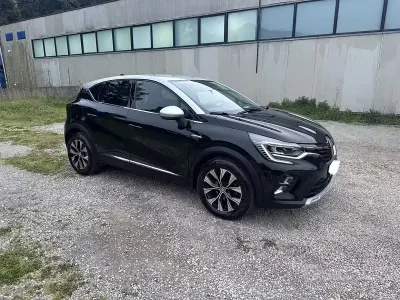 Usata Renault Captur 100 CV (73 kW) 2023 Nero SUV