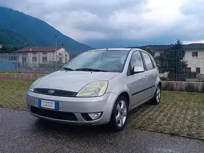 Usata Ford Fiesta 68 CV (50 kW) 2005 Utilitaria
