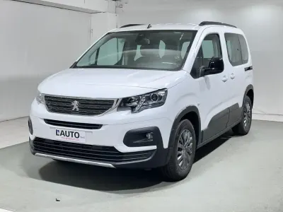 Usata Peugeot e-Rifter Allure 100 kW (136 CV) 2024 Bianco Monovolume