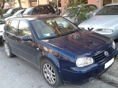 Usata VW Golf IV Highline 116 CV (85 kW) 2001 Blu Berlina