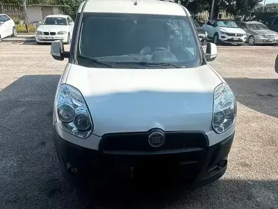 Usata Fiat Doblò 105 CV (77 kW) 2012 Monovolume