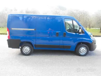 Usata Peugeot Boxer 140 CV (102 kW) 2019 Blu Furgone