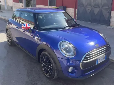 Usata Mini ONE 102 CV (75 kW) 2019 Blu/azzurro Utilitaria
