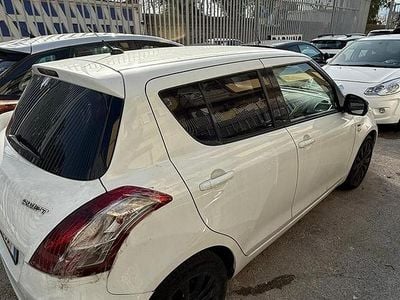 Käytetty Suzuki Swift 75 HP (55 kW) 2010 Valkoinen Sedan