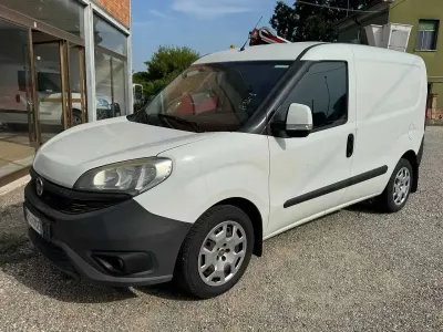 Usata Fiat Doblò 105 CV (77 kW) 2016 Bianco Monovolume