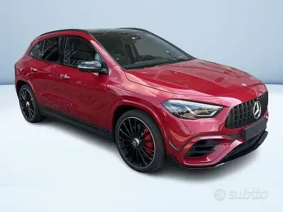 Usata Mercedes GLA45 AMG AMG 422 CV (310 kW) 2024 Rosso metallizzato SUV