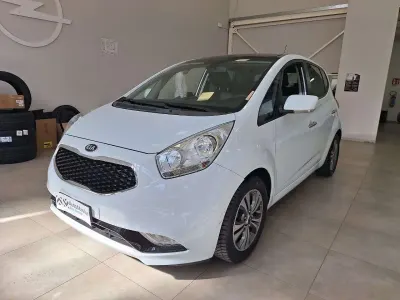 Usata Kia Venga 90 CV (66 kW) 2015 Bianco Utilitaria