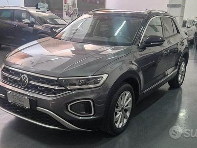 Usata VW T-Roc Style 110 CV (80 kW) 2022 Grigio SUV
