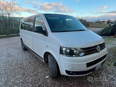 Usata VW Caravelle 140 CV (102 kW) 2014 Bianco Monovolume