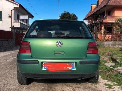 Usata VW Golf IV 101 CV (74 kW) 2002 Verde Berlina