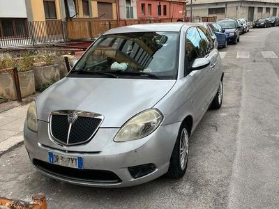 usata Lancia Ypsilon Ypsilon 1.2 69 CV Argento