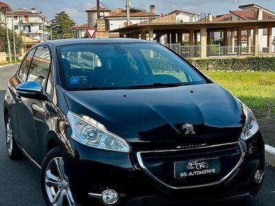 Usata Peugeot 208 GT-line 114 CV (83 kW) 2014 Nero Utilitaria
