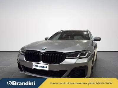 Usata BMW 520 M Sport 190 CV (139 kW) 2023 Grigio Station wagon