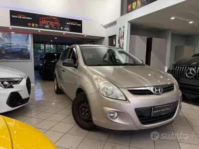 Usata Hyundai i20 78 CV (57 kW) 2011 Grigio Utilitaria