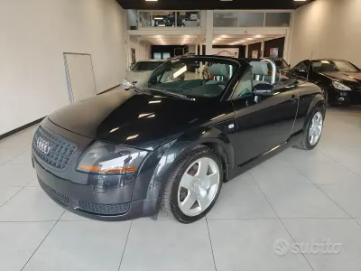 Usata Audi TT Roadster 150 CV (110 kW) 2004 Nero Cabrio