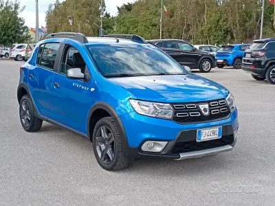 Gebraucht Dacia Sandero Stepway 90 PS (66 kW) 2017 Blau Limousine