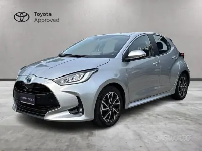 Usata Toyota Yaris Hybrid Trend 116 CV (85 kW) 2022 Argento Berlina