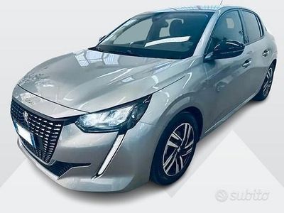 Usata Peugeot 208 Allure 101 CV (74 kW) 2021 Grigio Utilitaria