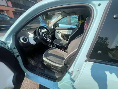 Usata Renault Twingo SE 65 CV (47 kW) 2023 Blu/azzurro Utilitaria