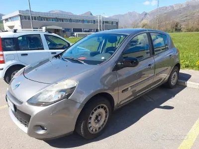 Brugt Renault Clio II 86 HK (63 kW) 2011 Grå Sedan