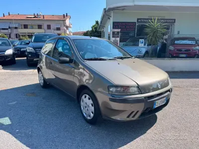 Usata Fiat Punto 60 CV (44 kW) 2003 Grigio Utilitaria