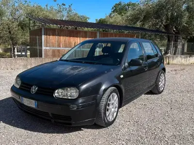 Usata VW Golf IV Highline 131 CV (96 kW) 2003 Nero Berlina