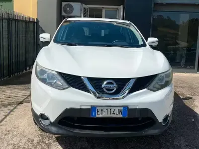 Usata Nissan Qashqai Acenta 110 CV (80 kW) 2015 Bianco SUV