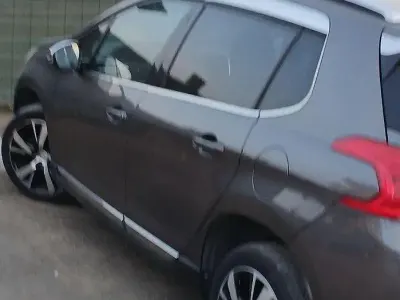 Usata Peugeot 2008 120 CV (88 kW) 2015 Grigio SUV
