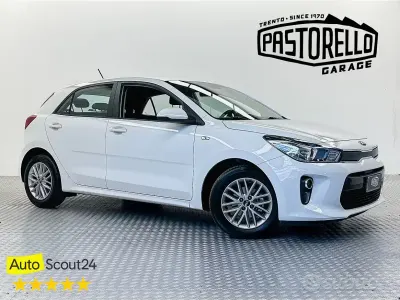 Usata Kia Rio City 84 CV (61 kW) 2017 Bianco Berlina