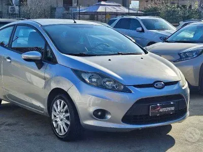 Usata Ford Fiesta 68 CV (50 kW) 2010 Grigio Utilitaria