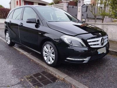 Usata Mercedes B180 Executive 122 CV (89 kW) 2012 Utilitaria