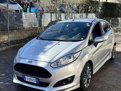 Usata Ford Fiesta ST-Line 75 CV (55 kW) 2017 Grigio Berlina