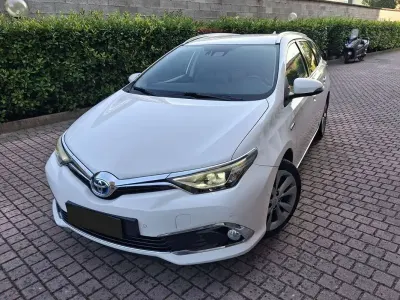 Usata Toyota Auris Hybrid
