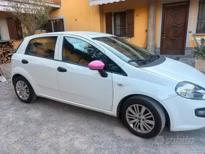 Usata Fiat Punto 75 CV (55 kW) 2011 Bianco Utilitaria