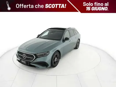 Usata Mercedes E300 AMG Line Premium Plus 313 CV (230 kW) 2024 Verde silver Station wagon