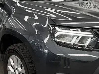 Usata Dacia Duster Extreme 101 CV (74 kW) 2023 Arancione SUV