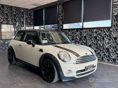 Usata Mini Cooper D 108 CV (79 kW) 2010 Beige Utilitaria