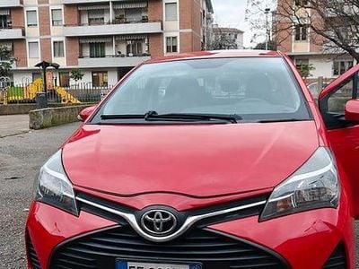 Rosso Usata 2016 Toyota Yaris Utilitaria | 9400 € (Buon prezzo)