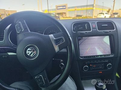 Usata VW Golf VI 105 CV (77 kW) 2011 Bianco Utilitaria